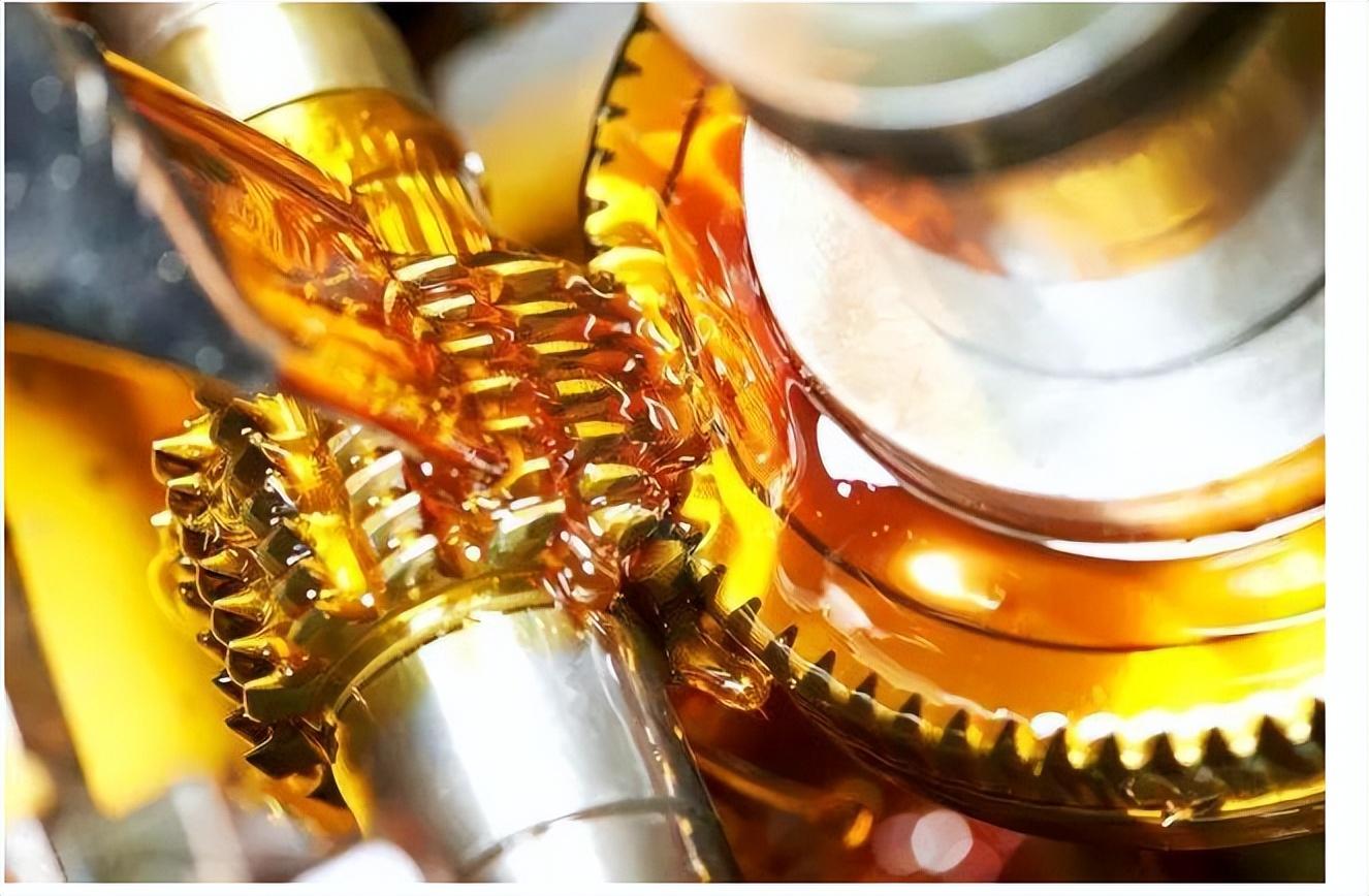 <b>齒輪減速機(jī)的潤滑油應(yīng)該如何選擇？</b>